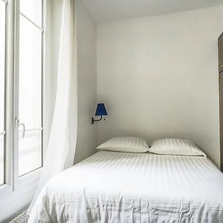 In Rue Saint-honore Apartament